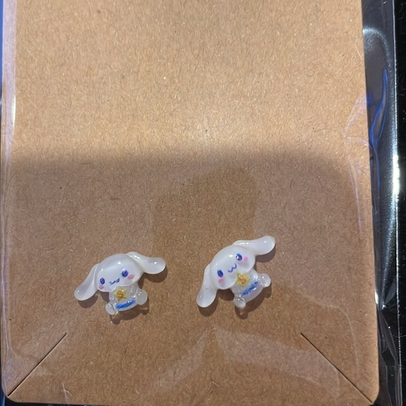 Hello Kitty and Friends Earrings - Picture 2 of 6